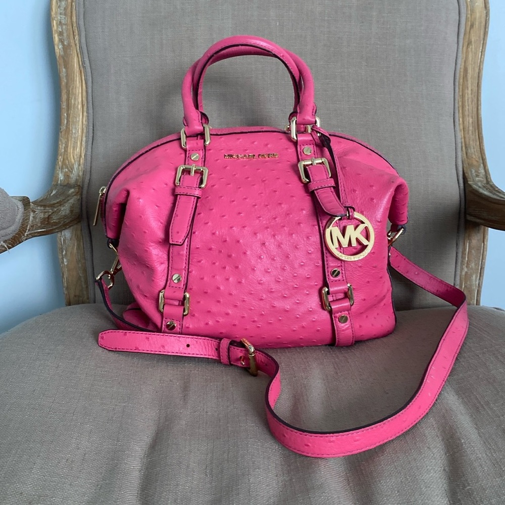 MK crossbody bag in pink